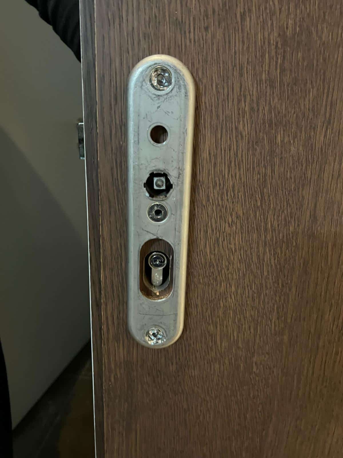 door lock repair before image