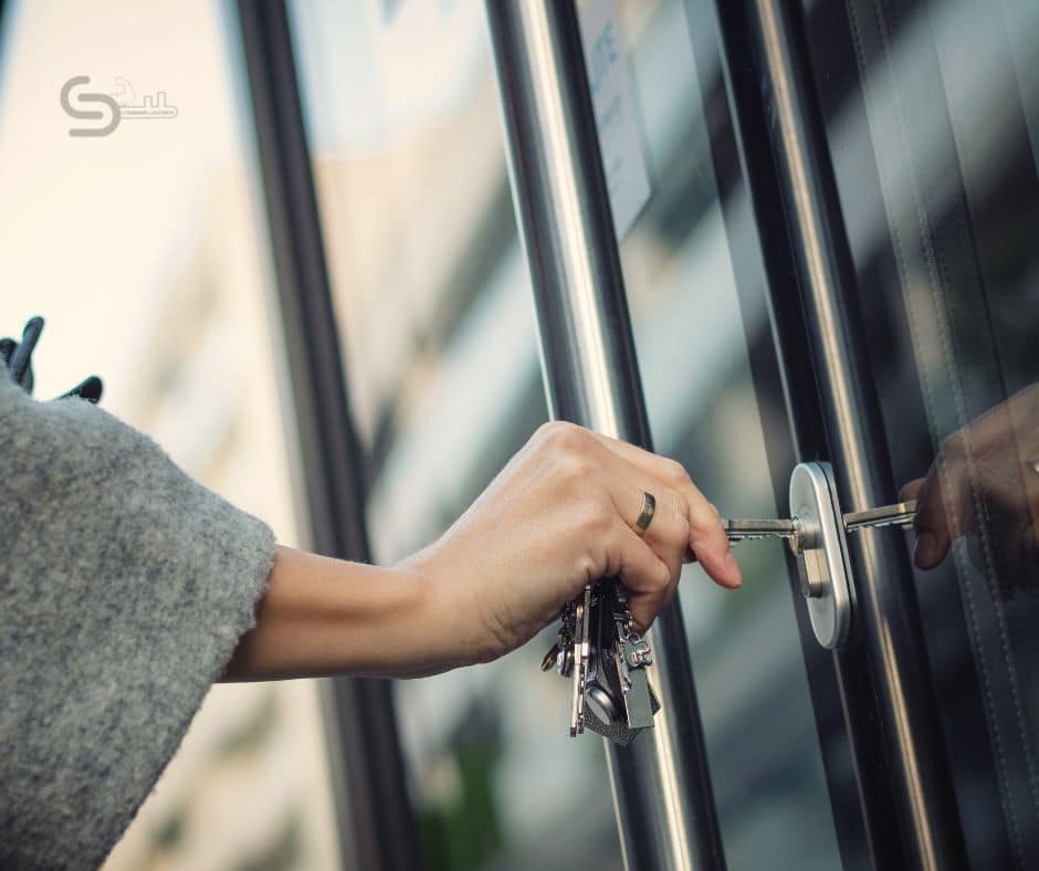 door unlock with hand by key